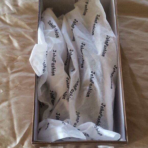 NWOT Ladies Designer Pumps by JOHN FASHION - Picture 15 of 15